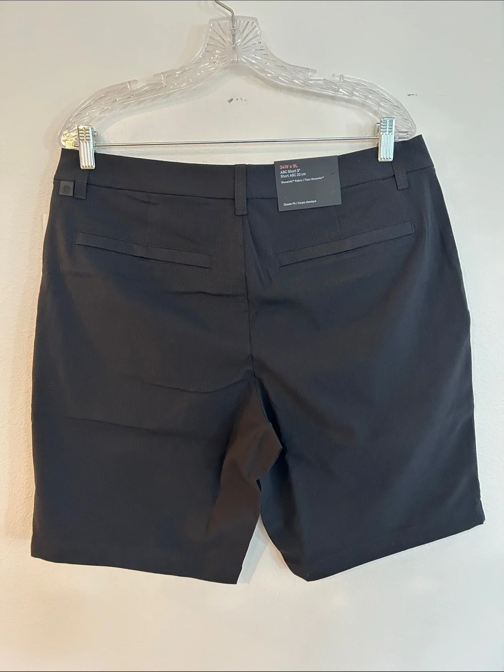 Lululemon Athletica Men’s Black Flat-Front Performance Shorts 34